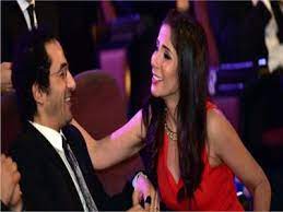 دعم الفنان أحمد حلمي وزوجته الفنانة منى زكي، ابنتهما لي لي بعد خوضها تجربة جديدة في حياتها، وافتتاحها معرضا للملابس الخاص بها. Ø£Ø­Ù…Ø¯ Ø­Ù„Ù…ÙŠ ÙˆÙ…Ù†Ù‰ Ø²ÙƒÙŠ Ù…ÙˆØ§Ù„ÙŠØ¯ Ø¨Ø±Ø¬ Ø§Ù„Ø¹Ù‚Ø±Ø¨ ØªØ¹Ø±Ù Ø¹Ù„Ù‰ ØªÙˆØ§ÙÙ‚ Ø§Ù„Ø¹Ù„Ø§Ù‚Ø© Ø§Ù„Ø¹Ø§Ø·ÙÙŠØ© Ø¨ÙŠÙ†Ù‡Ù…Ø§ Ø¨ÙˆØ§Ø¨Ø© Ø£Ø®Ø¨Ø§Ø± Ø§Ù„ÙŠÙˆÙ… Ø§Ù„Ø¥Ù„ÙƒØªØ±ÙˆÙ†ÙŠØ©
