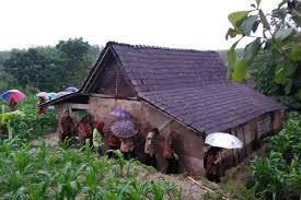 Di atas lahan luas terakhir di distrik tersebut, guocoland group lewat martin modern menghadirkan opsi tempat tinggal berkonsep botanical garden di jantung kawasan wisata belanja itu. Saya Ndak Nyangka Pak Ganjar Mau Ke Gubuk Reyot Saya Halaman All Kompas Com