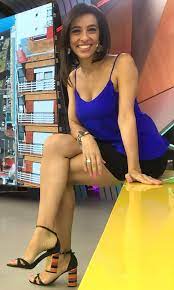 Roxy Vazquez (argentine journalist ) : rceleb_sandals