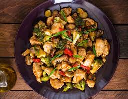 Pui Cu Ciuperci Si Broccoli Retete Culinare Romanesti Si Din Bucataria Internationala Recipe Chicken Stir Fry Spicy Chicken Chicken Stir