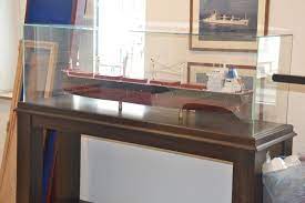 Display model or model kit display case (8). Ready Made Display Case With Glass And Stand
