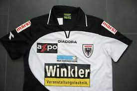 Roberto di matteo (* 29.mai 1970 in schaffhausen, schweiz) ist ein ehemaliger italienischer fußballspieler und heutiger fußballtrainer.als spieler war er zunächst von 1988 bis 1993 in seinem geburtsland, der schweiz, aktiv und gewann 1993 mit dem fc aarau die meisterschaft. Trikot Von Diadora Fc Aarau Schweiz Gr S Schwarz Weiss Neu Ebay