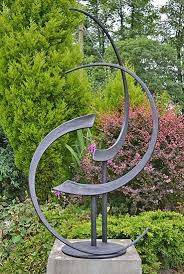 Gartenskulptur Und Ornament Aus Metall Gartenskulptur Metallkunst Skulptur Metall Gartenkunst