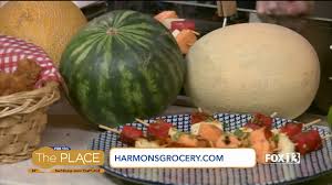 14.08.2013 · to quickly cut a cantaloupe into wedges, rinse the outside of the cantaloupe and gently scrub it with a brush to remove any dirt or bacteria from the skin. Are You Picking Unripe Melons By Accident Never Again With This Life Hack