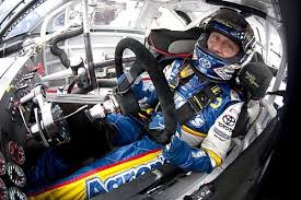 There are separate institutions where you can become an auto mechanic for nascar. Flagman Hit And Killed At Stock Car Track