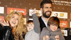 Shakira began her musical career at the age of 12 and quickly captured fans around the world. Montagsinterview Shakira Mein Leben Ist Das Eines Madchens Im Bonbonladen