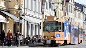 Du entscheidest, wie mobil du sein willst. 19 Jahriger Bei Auseinandersetzung In Cottbuser Strassenbahn Schwer Verletzt Rbb24