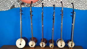 Alat musik tiup merupakan alat musik yang dibunyikan dengan cara ditiup. 6 Alat Musik China Cina Kuno Biola Erhu Haegeum Tehyan Alat Alat Musik 785015287