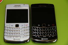 White BlackBerry Bold 9700 Gets Unboxed ...