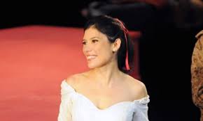 Marzio giossi, coro del teatro carlo felice, andrea bocelli, annalisa stroppa, manuel pierattelli, franco sala, biagio pizzuti, orchestra del teatro carlo. Il Mezzosoprano Annalisa Stroppa Cantera Per Le Vittime Del Virus Prima Brescia