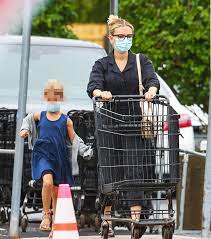 Check out full gallery with 3126 pictures of scarlett johansson. Scarlett Johansson Enjoys Rare Outing With Daughter Rose See Pics Hollywood Life