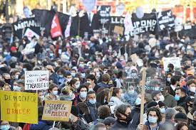 Le projet de loi relative à la sécurité globale sera débattu à l'assemblée à partir de ce mardi. Societe Loi Securite Globale Mobilisation Massive En France Emaillee Par Quelques Heurts