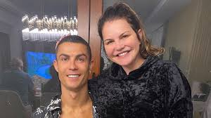 La manschaft va sortir le grand jeu et infliger une belle claque à cristiano ronaldo et sa bande. Baby Alarm Ronaldos Freundin Verrat 1 Schwanger Details Promiflash De