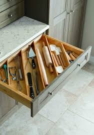 13 Astuces De Rangement Pour Gagner De La Place Dans La Cuisine Astuce Rangement Rangement Cuisine Idee Rangement