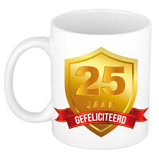 Gefeliciteerd 25 Jaar Gouden Schild Jubileum Verjaardag Mok Cadeau Beker Verjaardag Jubileum 25 Jaar In Dienst Blokker