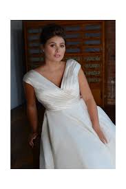 Want a plus size wedding dress that is beautiful and affordable? Marilyn Lwv10 Calf Ankle Length Plus Size Tea Length Wedding Dress In