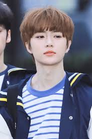 Pin De ƈʋʈiɛŋiƙ Em Txt Bandas De Rock Kpop Kai