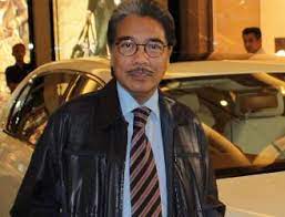 Pengacara hotma sitompul mengaku, pernah diminta mantan menteri sosial (mensos) juliari peter barubara untuk membantu kasus seorang anak yang dinilai sangat miskin. Hotma Sitompoel Langgar Petuahnya Sendiri