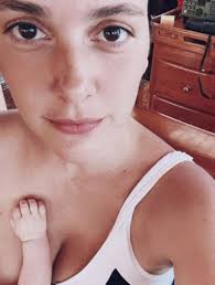 Kendisi gibi oyuncu olan meslektaşı halit ergenç ile 2009 yılında nikah masasına oturan oyuncu bergüzar korel, ikinci kez anne oldu. Berguzar Korel Ucuncu Kez Hamile Oldugumu Ogrendim Son Dakika Magazin Haberleri Magazin Haberleri