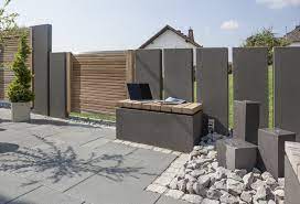 Ein sichtschutz für mehr privatsphäre im garten. Mauern Und Stelen Als Sichtschutz Inspiration Von Rinn Beton