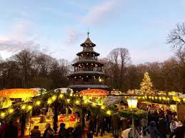 Langsam Aber Sicher Beginnt Die Weihnachtszeit Travelbook Stellt 18 Weihnachtsmarkte Vor Die Besonders Gemutlich Sind Lamp Post