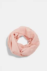 Nimm doch einfach einen normalen schal, binde die enden zusammen und probiere aus, ob dir die länge so passen würde, obs kürzer müsste. Esprit Loop Schal Aus 100 Baumwolle In Unserem Online Shop
