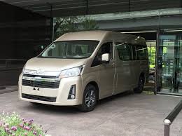 ついに新型トヨタ ハイエースを日本で捕捉 仮ナンバーで東京の街を走っていた いよいよ日本でも発売か motorfan の写真 自動車情報サイト 新車 中古車 carview ハイエース トヨタハイエース トヨタ
