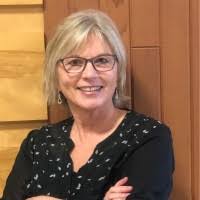 Kim Hanson's Instagram, Twitter & Facebook