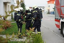 Insgesamt 171 mal ist die feuerwehr im stadtgebiet haan (kreis mettmann) in den letzten zwei tagen zu unwettereinsätzen ausgerückt. Feuerwehr Warnt Vor Leisem Tod Durch Co Noe Orf At
