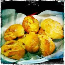 Logan S Roadhouse Buttery Dinner Rolls Recipe Recipes Food Dinner Rolls Recipe