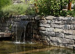 Natürliche und künstlich angelegte hänge sind eine wichtige komponente für die abwechslungsreiche aus stelen kann man auch wunderbaren naturstein pflanzgefäße bauen. Mauern Fur Den Garten Vom Fachbetrieb Beran Garten Beran Garten