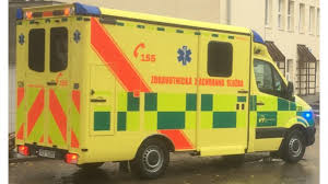 Otec zdvihne hlavu zo stola a pýta sa: Specialni Sanitka Vezla Zenu A Dve Deti S Vysoce Infekcni Nemoci Cely Ms Kraj Zpravy Polar Tv