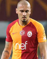 Maicon pereira roque (born 14 september 1988), known simply as maicon, is a brazilian professional footballer who plays for são paulo fc on loan from portuguese club fc porto as a central defender. Maicon