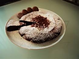 Montate a neve gli albumi insieme allo zucchero semolato 1 2, quindi mettete da parte 3. Sacher Torte Con Il Bimby Buttalapasta