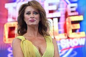 I piedi di Valentina Persia fanno impazzire i fan - Solonotizie24
