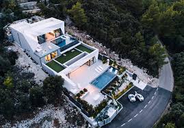 How to use villa in a sentence. Diamond Villa Named The Best Luxury Villa In Croatia By Luxury Lifestyle Awards Spa And Beauty Today