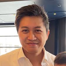 Eric Nguyen (@erichuynguyen)