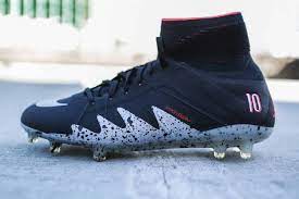 Neymar n'a pas fini de faire parler de lui, sur et en dehors du terrain. Toutes Les Chaussures De Foot De La Carriere De Neymar
