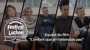 Johanna, 37 ans, est une femme épanouie professionnellement, heureuse en ménage avec laurent et mère d'une petite camille de 7 ans. Interview De L Equipe Du Film L Enfant Que Je N Attendais Pas Youtube