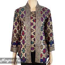 Khususnya oleh kaum wanita yang senang dengan beragam fashion terkini. 30 Ide Menggambar Desain Baju Batik The Toosh