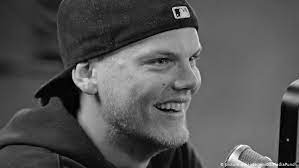 The subreddit for all things about avicii! Avicii Family Says Star Dj Could Not Go On Any Longer News Dw 26 04 2018