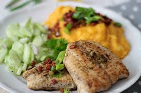 Kurbis Kartoffelstampf Zu Welsfilet Und Gurkensalat Sasibella Rezepte Internationale Rezepte Lebensmittel Essen