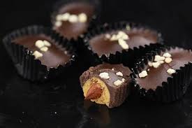 Almond london cookies are unique and delicious biscuits that come in 3 parts: Almond London Bahan Bahan Resepi Kuih Raya Mok Cun Facebook