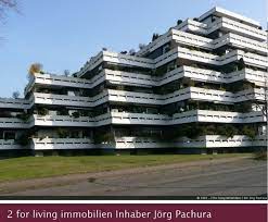 Vor einem monat bei der wohnung handelt es sich um eine 4 zimmer dachgeschosswohnung mit kochnische, bad mit wanne und dusche und kellerraum. Immobilie Im Terrassenhaus Schermbeck Heimatreport