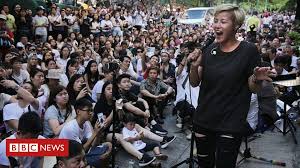 反對逃犯條例修訂草案運動), were a series of protests in hong kong in response to the introduction of the fugitive offenders amendment bill by the hong kong government. Hong Kong Protest Singers Fear For Their Future Bbc News