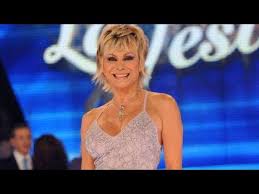 You were redirected here from the unofficial page: Carmen Russo E La Cellulite Quei Puntini Sulle Gambe Non Passano Inosservati Youtube