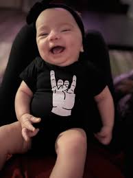 To the guy that tried to crowd kill in the back of knocked loose with a  bunch of females and people that were Standing there not moshing. pits in  the middle bud.