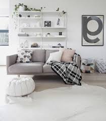 Sofas und couches sowie weitere wohnzimmermoebel online kaufen und von den vorteilen auf home24 profitieren: Decke Auf Sofa Dekorieren