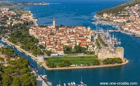 Nous avons beaucoup d'hôtels parfaits à trogir, croatie. Trogir In Croatia Tourist Guide Private Accommodation Hotel Map Weather