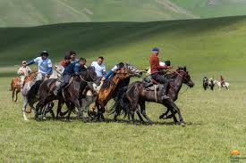 Kazakhstani youth favors modern outfit with traditional details. Fruhlingsfest Wie Nauryz In Kasachstan Gefeiert Wird Foto Beschreibung